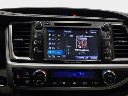 Used 2016 Toyota Highlander XLE image 24