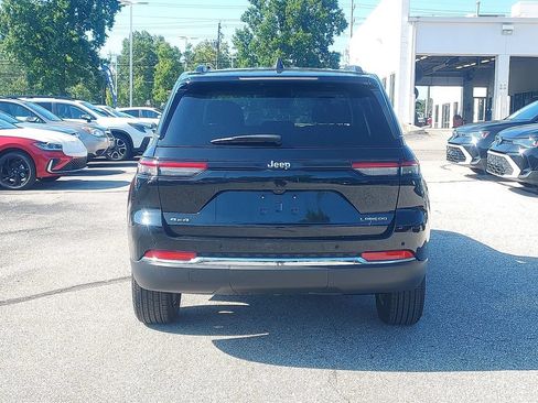 Used 2023 Jeep Grand Cherokee Laredo w/ Luxury Tech Group I AWD/4WD image 6