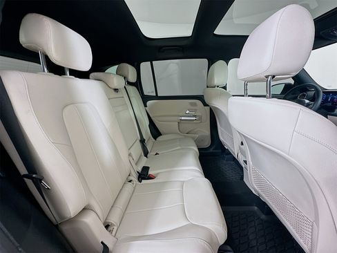 Used 2025 Mercedes-Benz GLB 250 GLB 250 image 29