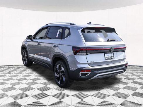New 2025 Volkswagen Taos SE image 9