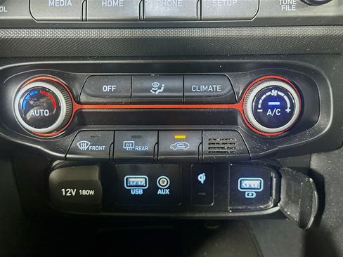 Used 2019 Hyundai Veloster 2.0 Premium image 24