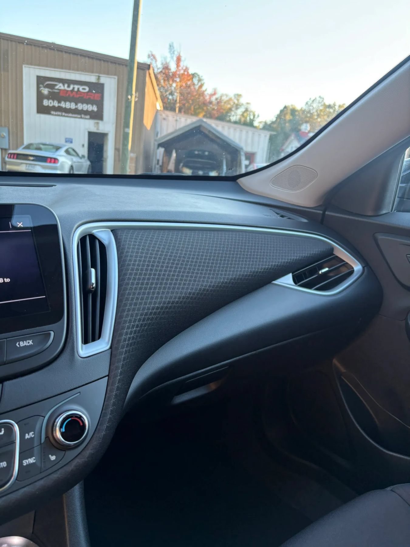 Used 2023 Chevrolet Malibu LT FWD image 27