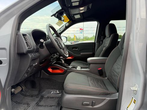 Used 2024 Nissan Frontier PRO-4X w/ Technology Package AWD/4WD image 15