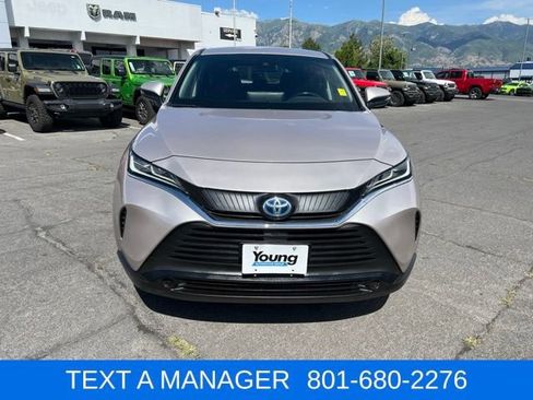 Used 2024 Toyota Venza LE AWD/4WD image 8