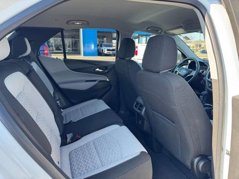 Used 2022 Chevrolet Equinox LS w/ LS Convenience Package image 10