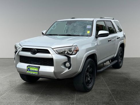 Used 2020 Toyota 4Runner SR5 image 4