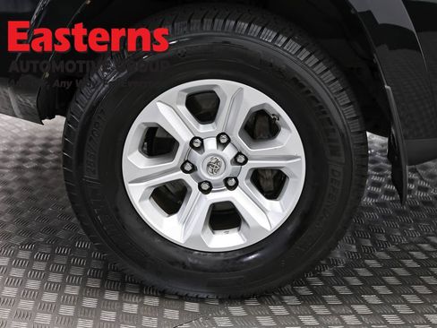 Used 2015 Toyota 4Runner SR5 AWD/4WD image 32