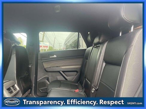 Used 2022 Volkswagen Atlas Cross Sport SE image 12