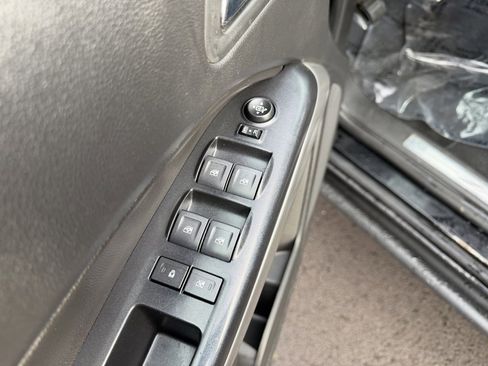 Used 2020 Chevrolet Colorado ZR2 image 13