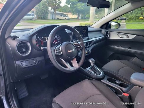 Used 2024 Kia Forte LXS image 2