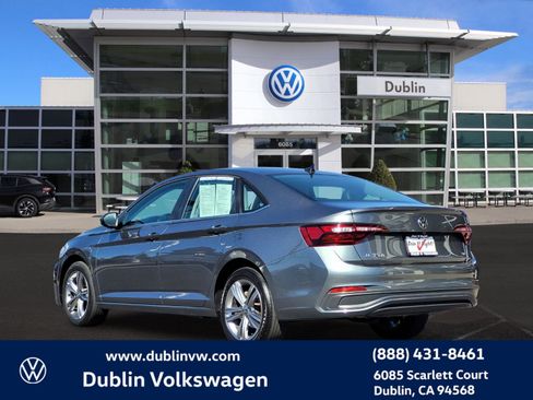 Used 2024 Volkswagen Jetta SE image 6