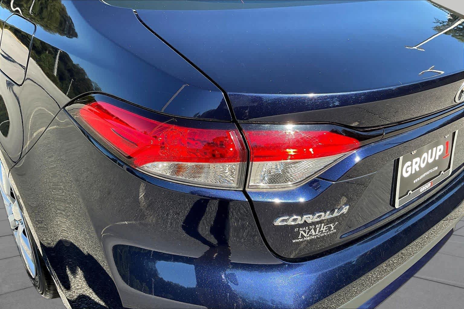 Used 2021 Toyota Corolla LE FWD image 28