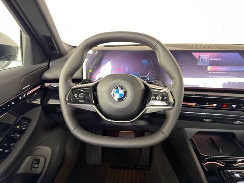 Used 2026 BMW 530i w/ Premium Package RWD image 30