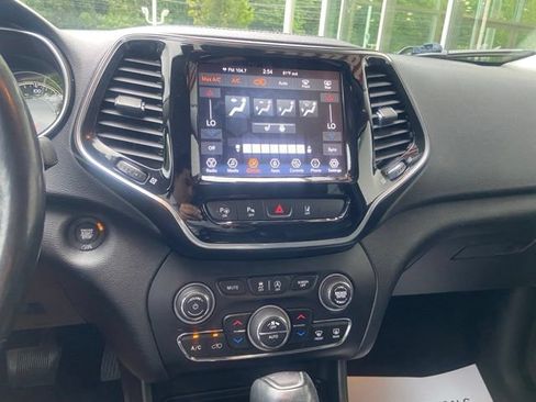 Used 2021 Jeep Cherokee Limited AWD/4WD image 15
