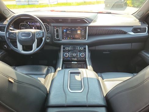 Used 2021 GMC Yukon Denali w/ Denali Ultimate Package AWD/4WD image 13