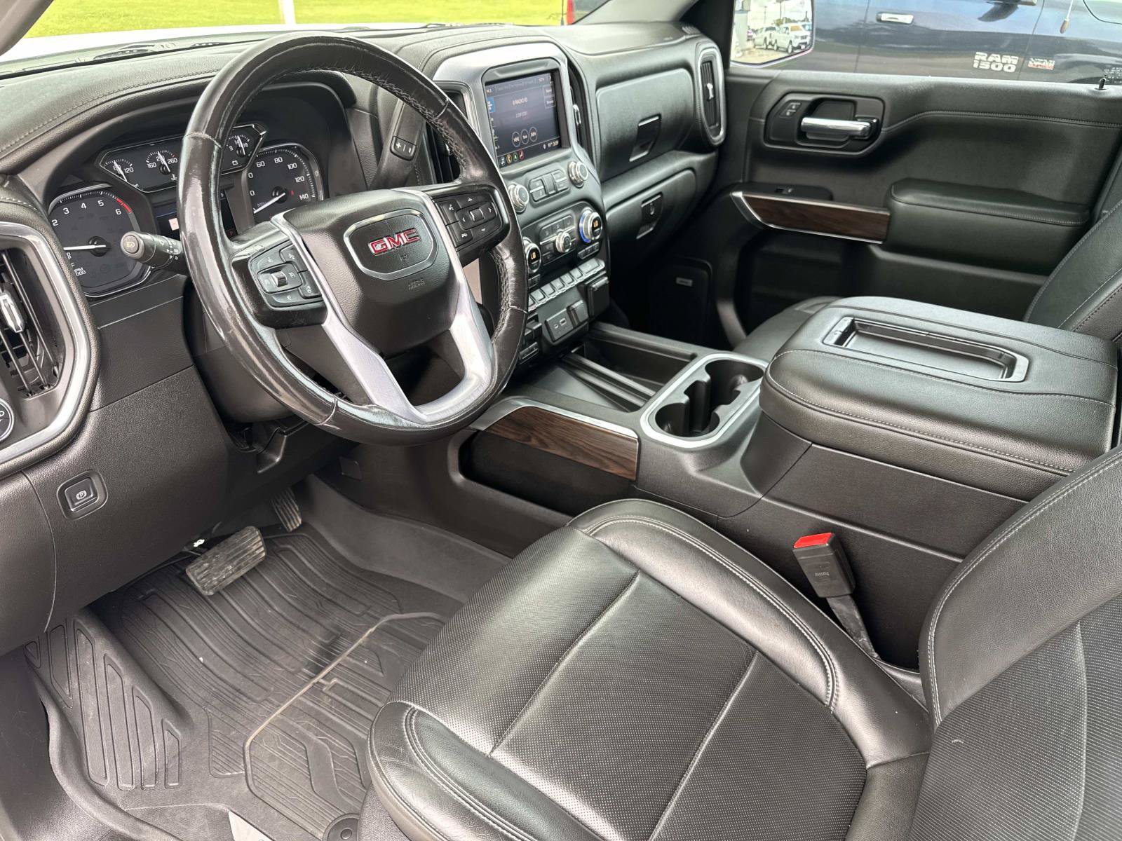 Used 2019 GMC Sierra 1500 SLT w/ SLT Premium Plus Package AWD/4WD image 28