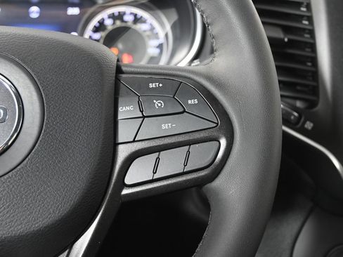 Used 2022 Jeep Cherokee Trailhawk w/ Comfort/Convenience Group AWD/4WD image 35