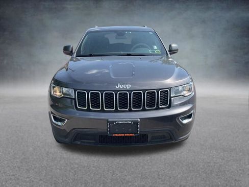 Used 2019 Jeep Grand Cherokee Laredo AWD/4WD image 9