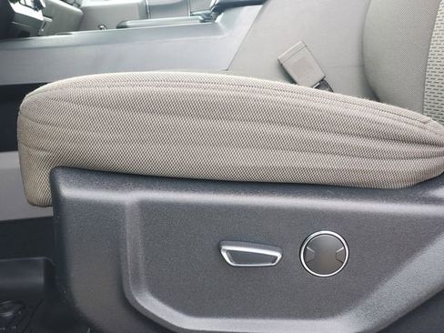 Used 2019 Ford F250 XLT w/ XLT Premium Package image 6