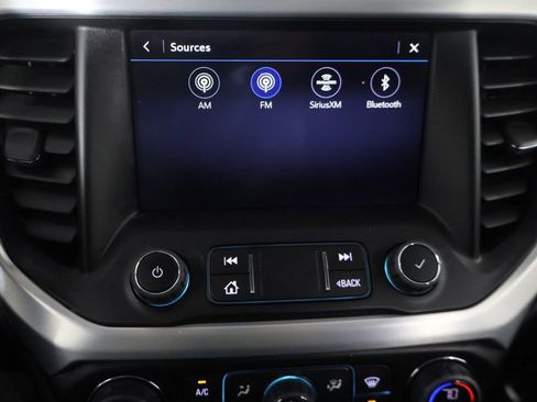 Used 2023 GMC Acadia SLT w/ Preferred Package image 53