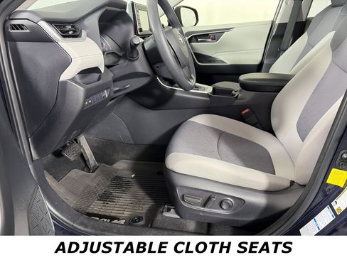 Used 2020 Toyota RAV4 XLE image 10