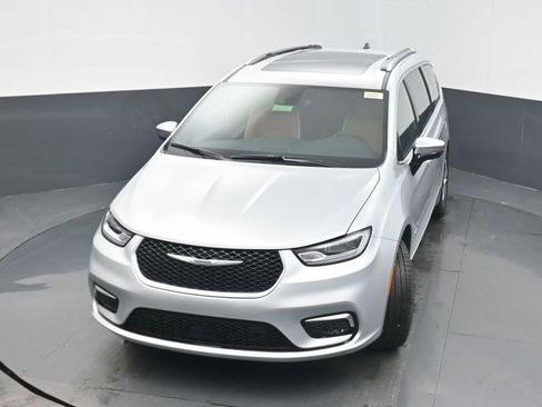 New 2026 Chrysler Pacifica Pinnacle image 41