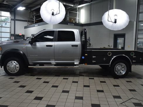 Used 2024 RAM 4500 SLT w/ Quick Order Package 2YG SLT AWD/4WD image 3