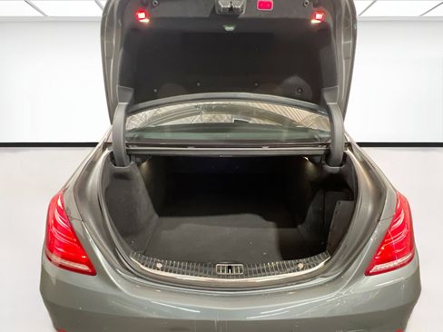 Used 2017 Mercedes-Benz S 550 Sedan w/ Premium Package image 22