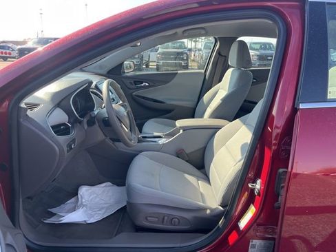 Used 2018 Chevrolet Malibu LT image 9