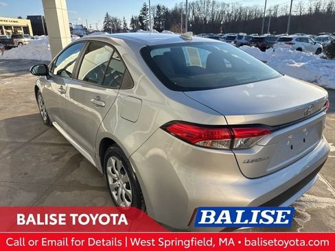 Used 2020 Toyota Corolla LE image 6