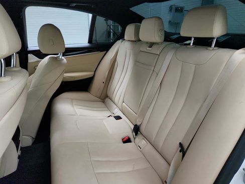 Used 2017 BMW 530i xDrive image 24