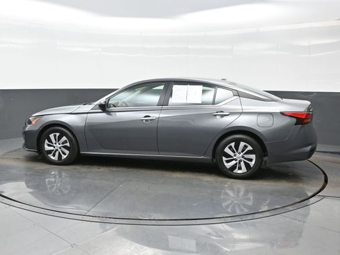 Used 2025 Nissan Altima 2.5 S image 3