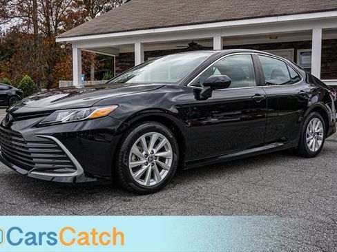 Used 2023 Toyota Camry LE image 12