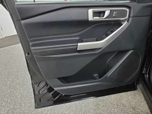 Used 2020 Ford Explorer XLT w/ Equipment Group 202A image 12