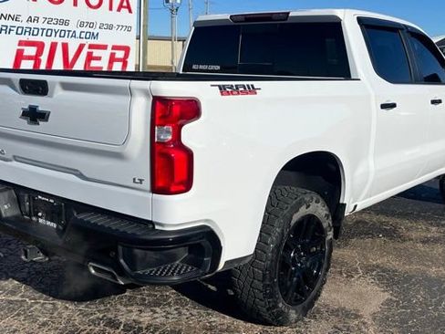 Used 2025 Chevrolet Silverado 1500 LT Trail Boss w/ Convenience Package II image 8