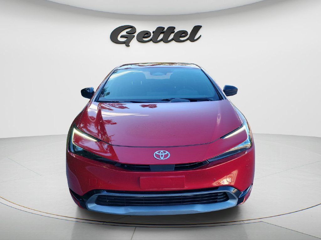 Used 2025 Toyota Prius XLE FWD image 2