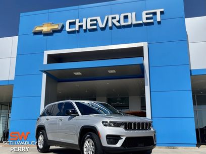 Used 2025 Jeep Grand Cherokee Laredo w/ Luxury Tech Group I