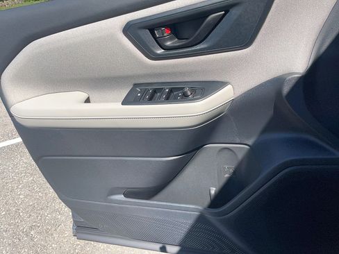 Used 2025 Subaru Forester image 15