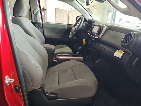 Used 2022 Toyota Tacoma SR5 w/ Technology Package RWD image 17