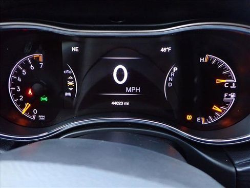 Used 2021 Jeep Grand Cherokee Limited image 25