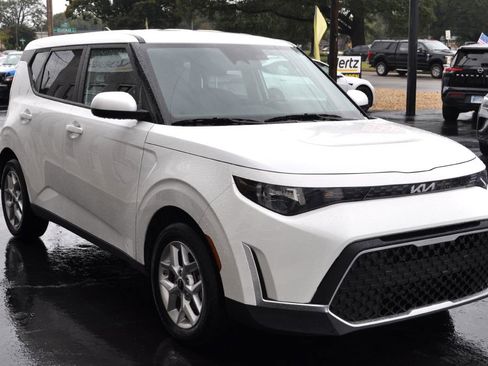 Used 2024 Kia Soul LX w/ LX Technology Package image 1