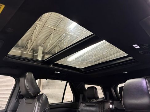 Used 2021 Ford Explorer ST w/ Equipment Group 401A image 8