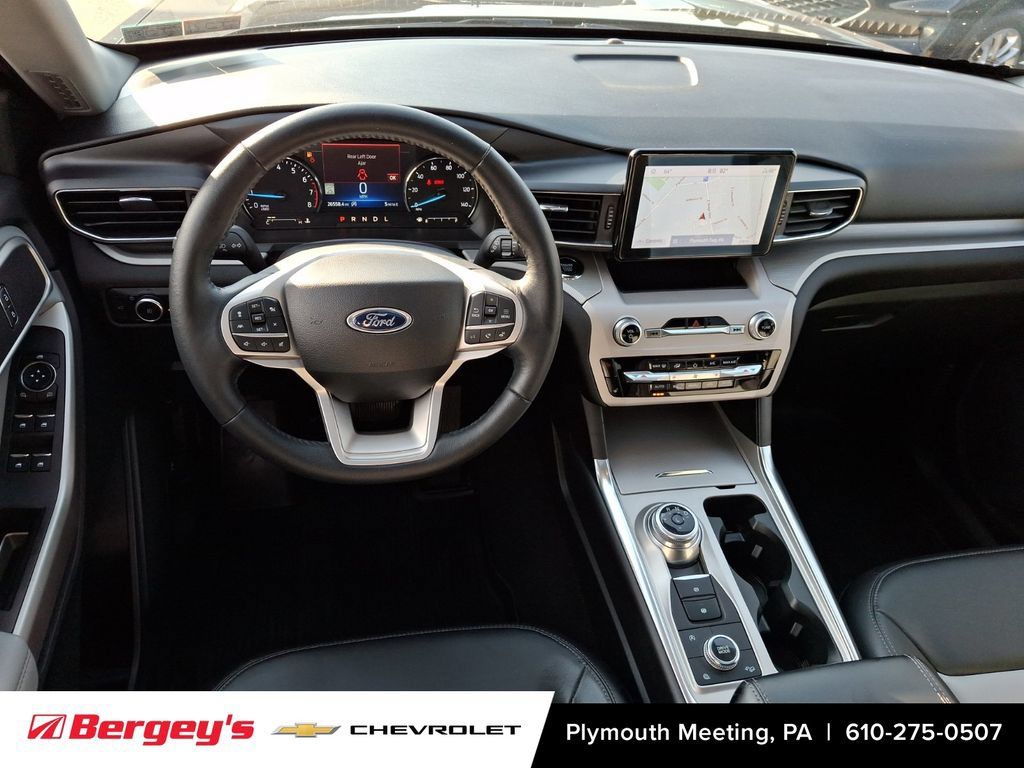 Used 2023 Ford Explorer XLT w/ Equipment Group 202A AWD/4WD image 14