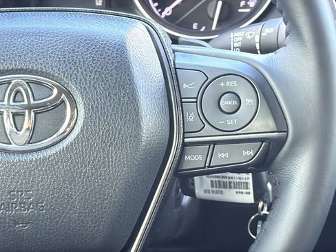 Used 2022 Toyota Camry SE image 21