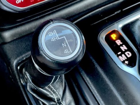 Used 2021 Jeep Gladiator Rubicon AWD/4WD image 28