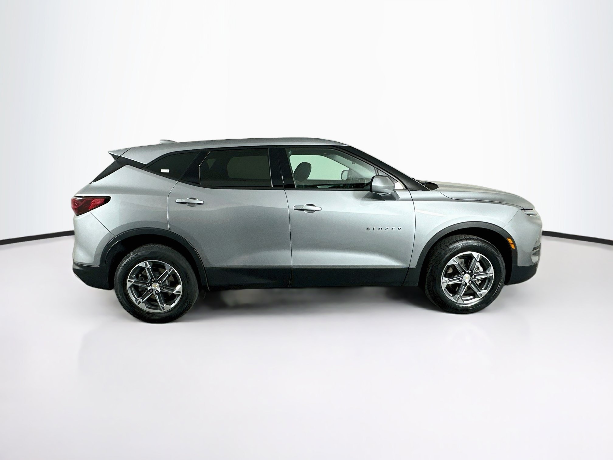 Used 2025 Chevrolet Blazer LT FWD image 10