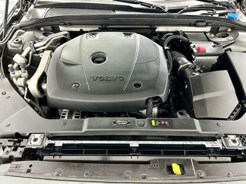 Used 2020 Volvo S60 T5 Momentum image 27