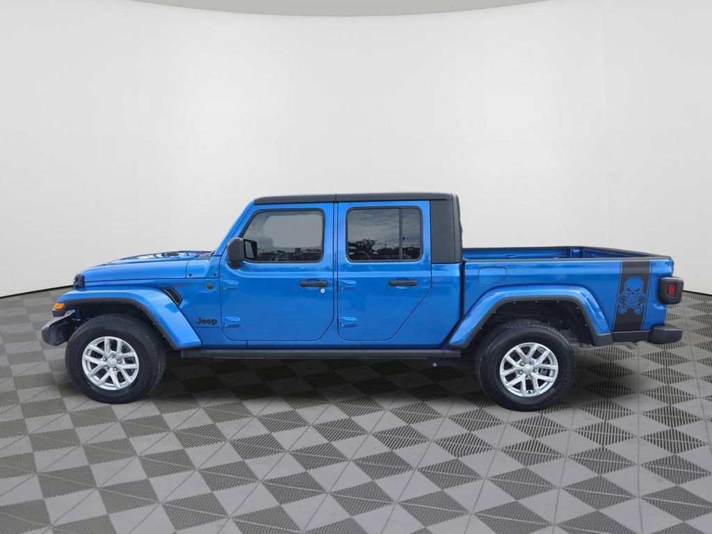 Used 2023 Jeep Gladiator Sport AWD/4WD image 12