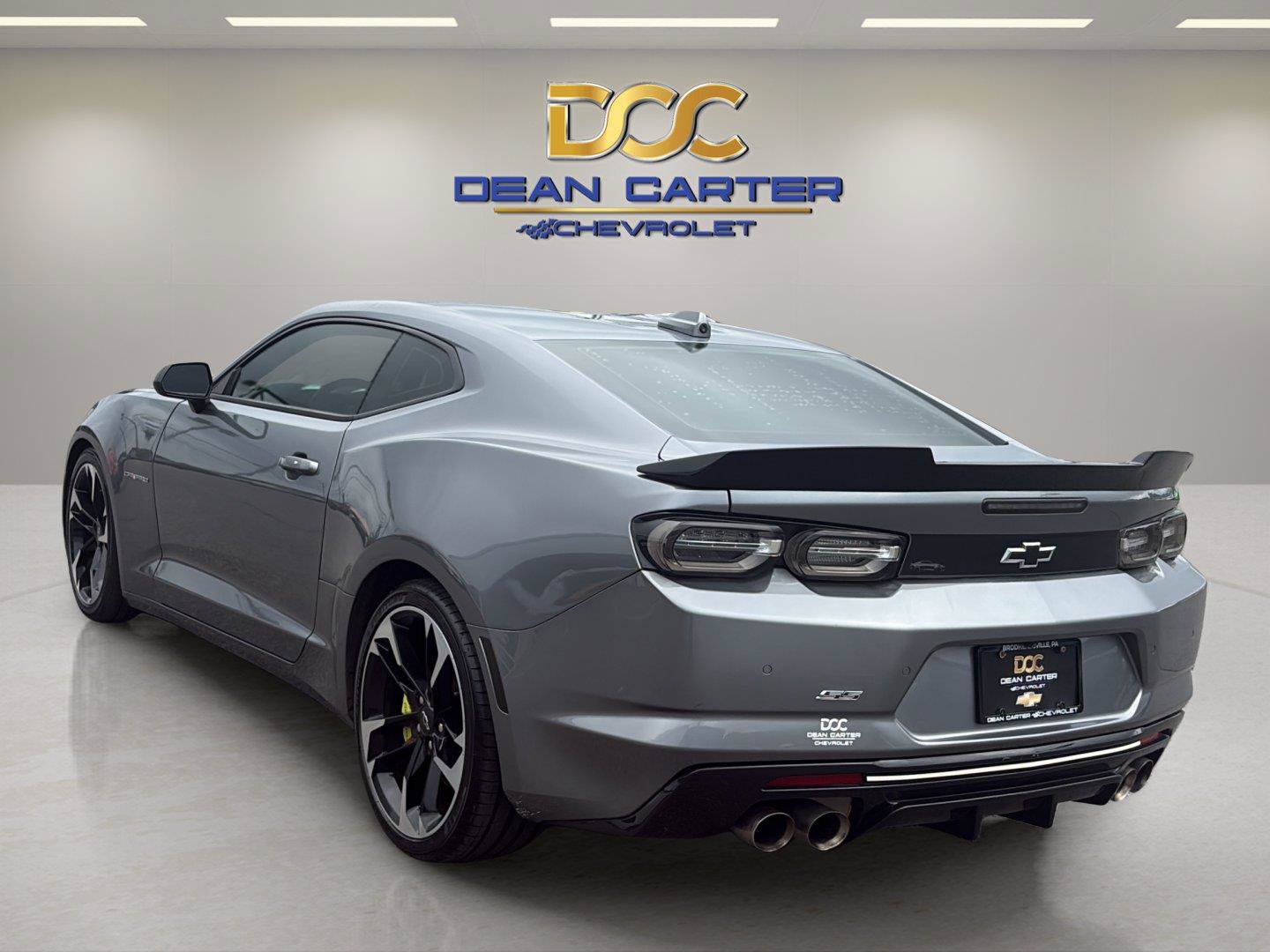 Used 2020 Chevrolet Camaro SS RWD image 6