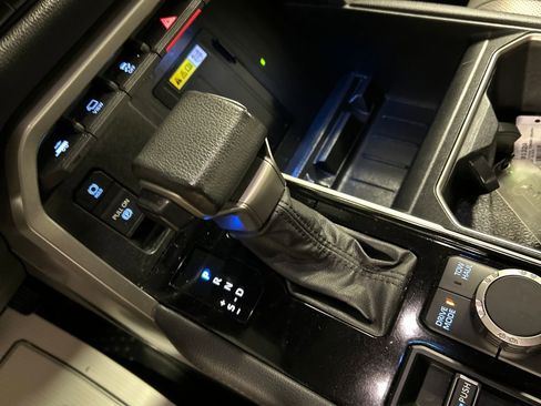 Used 2023 Toyota Tundra Limited image 18